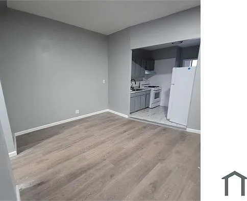 4 bed, $3,705 — Photo 2