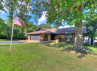 813 Ridge Rd W, Sapulpa, OK 74066