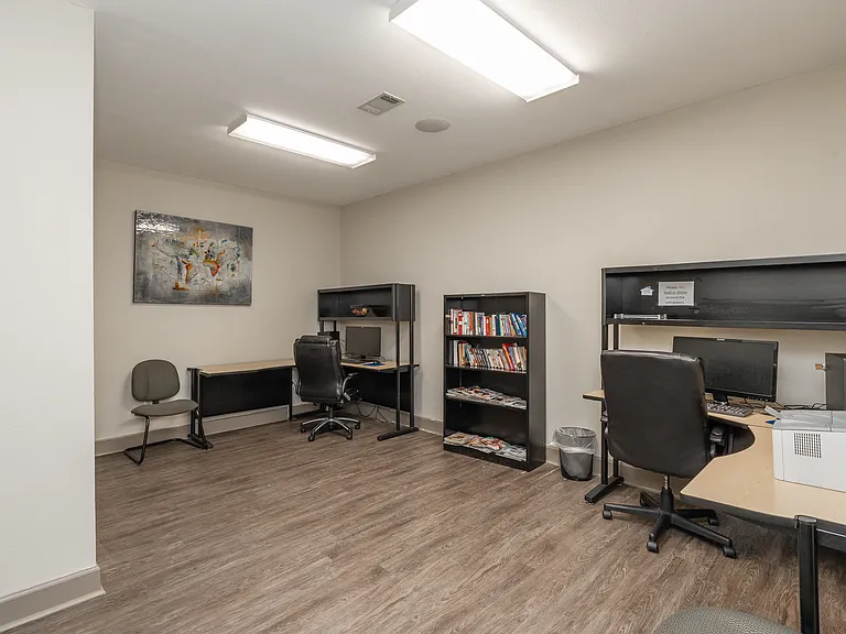 Riverwood Apartments — Photo 20