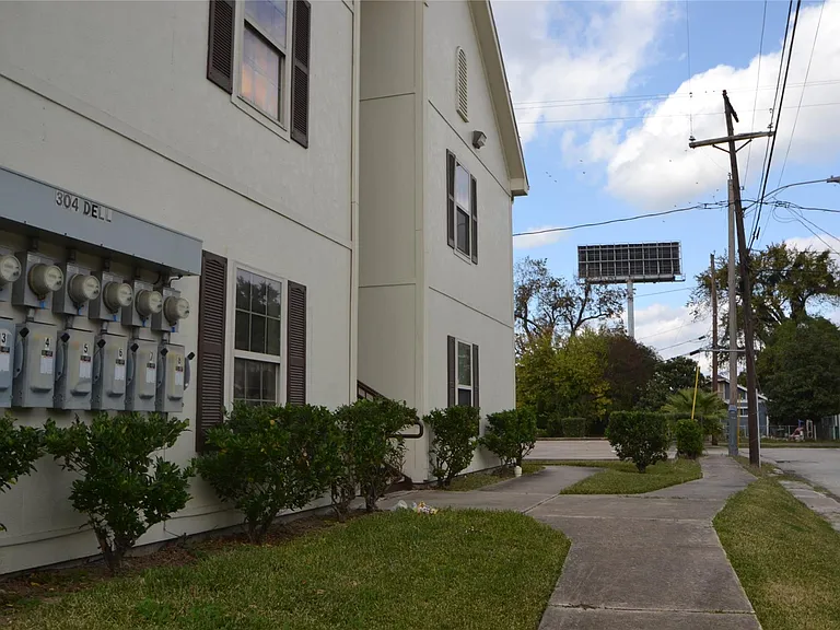 304 Dell Ct #6 — Photo 40
