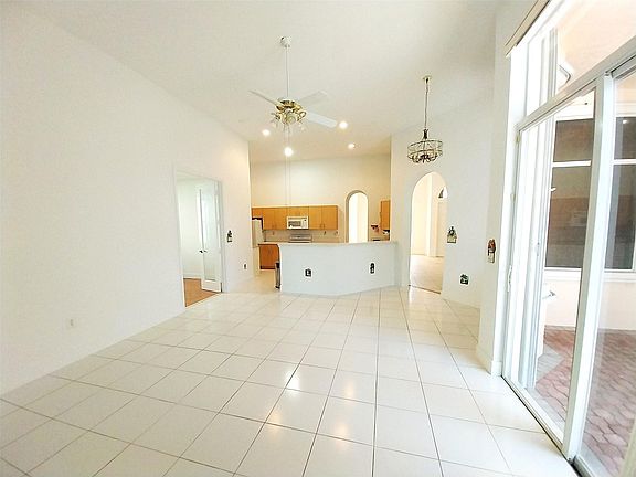 5th image of 2572 NW 124th Avenue