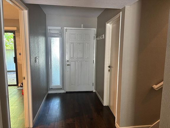 2nd image of 413 Rio Del Oro Ln