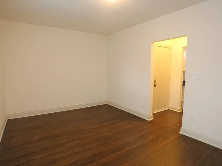 4716 N Racine Ave #E4 — Photo 7