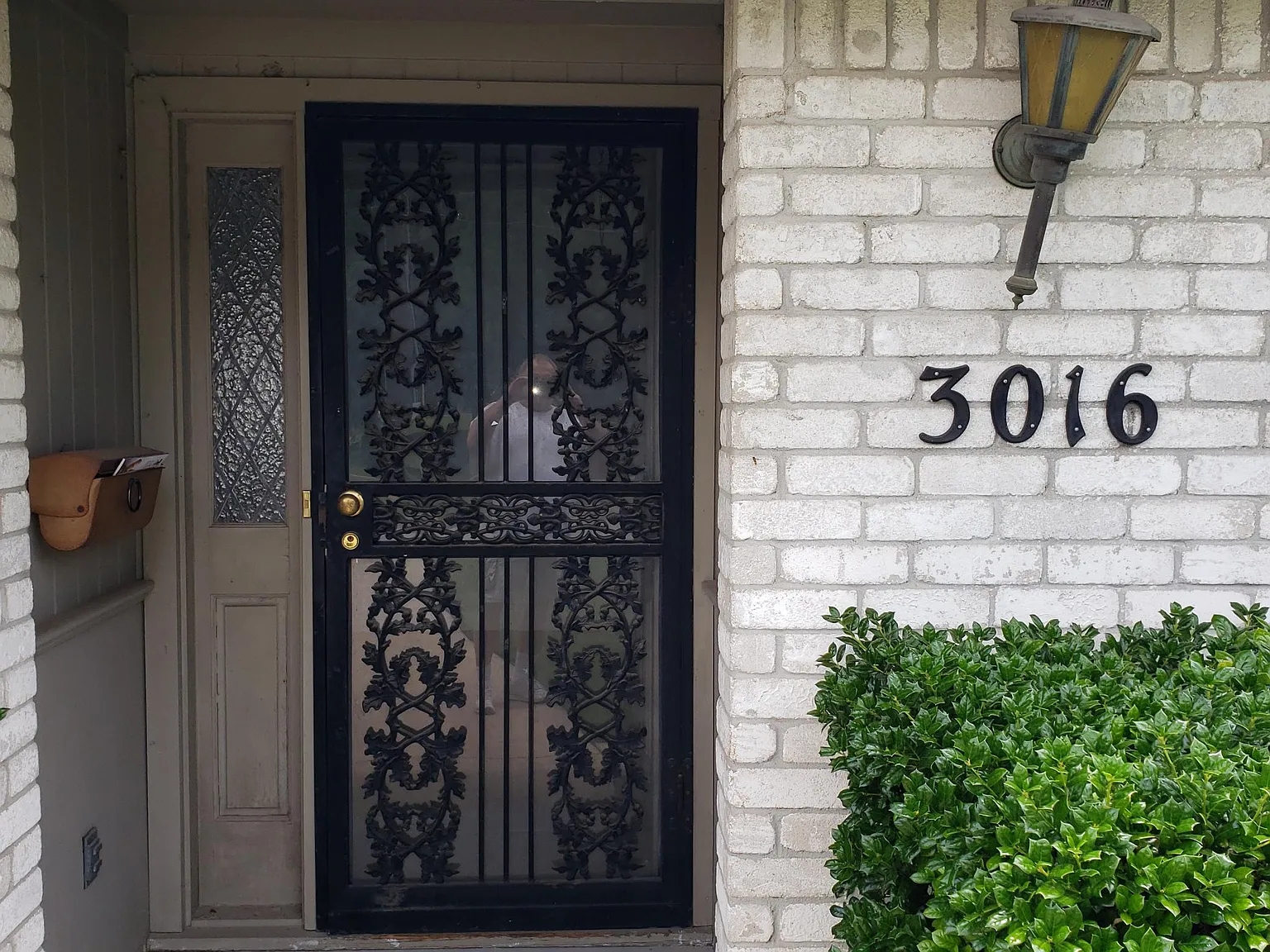 3 bed, 2.5 bath, 2300 sqft, $3,200 — Photo 3