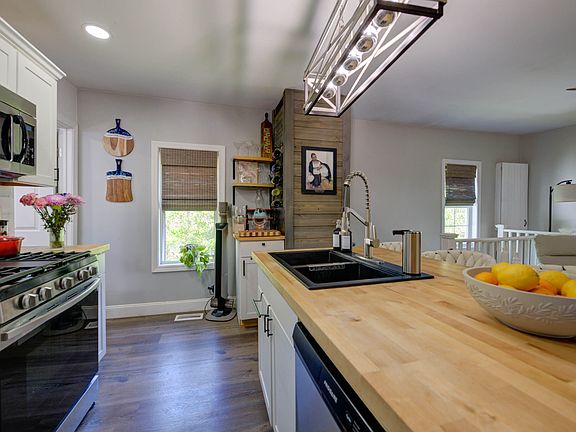4th image of 14 Webster Road