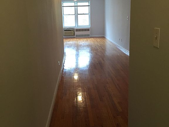 5th image of 3044 29th St APT 5