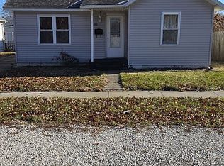 424 S Walnut St, Arthur, IL 61911