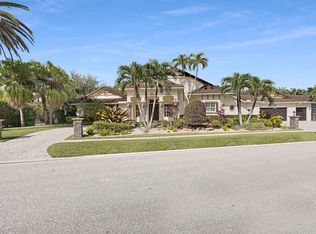 7483 Valencia Dr, Boca Raton, FL 33433