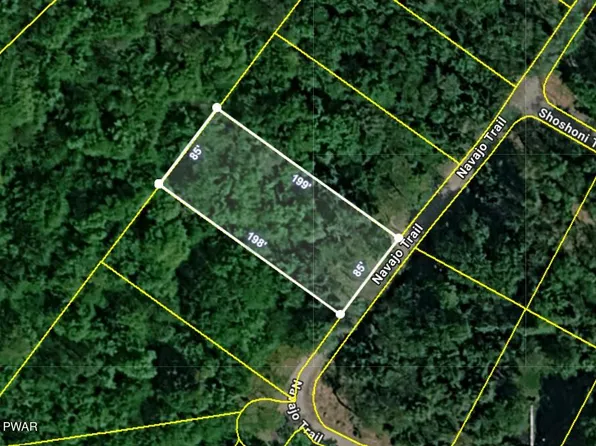 131 Navajo Trl, Gouldsboro, PA 18424