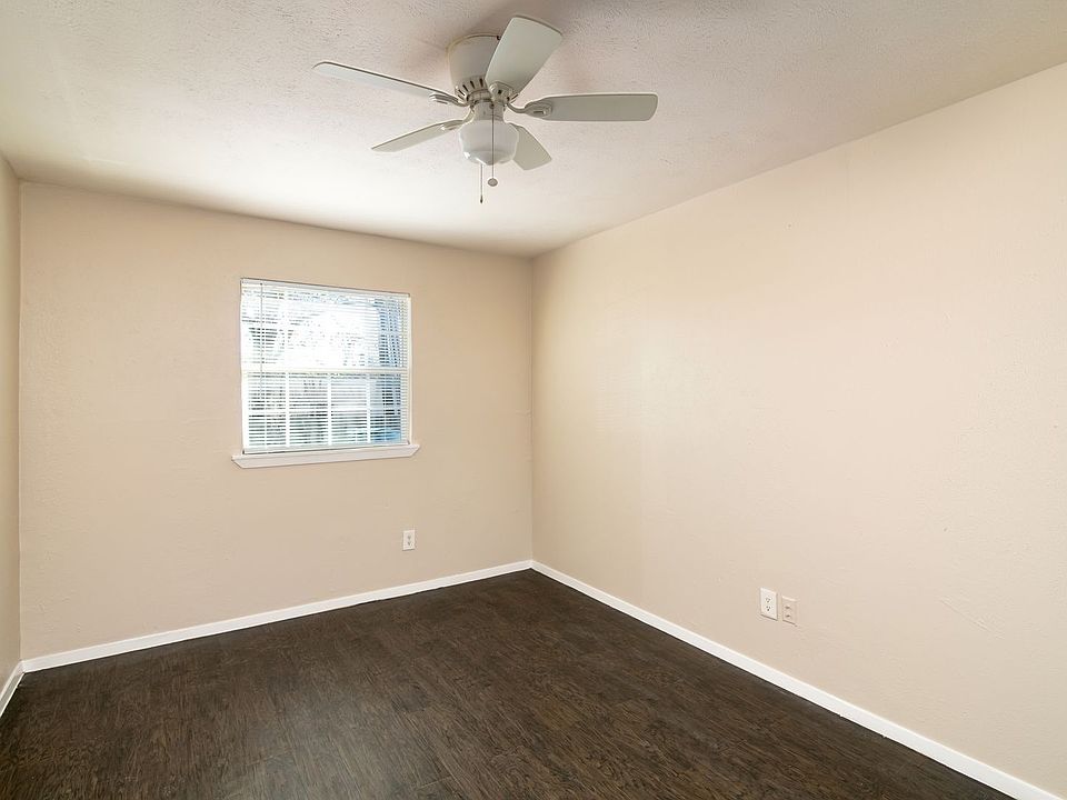 2nd image of 3820 Bonnie View Rd APT 214