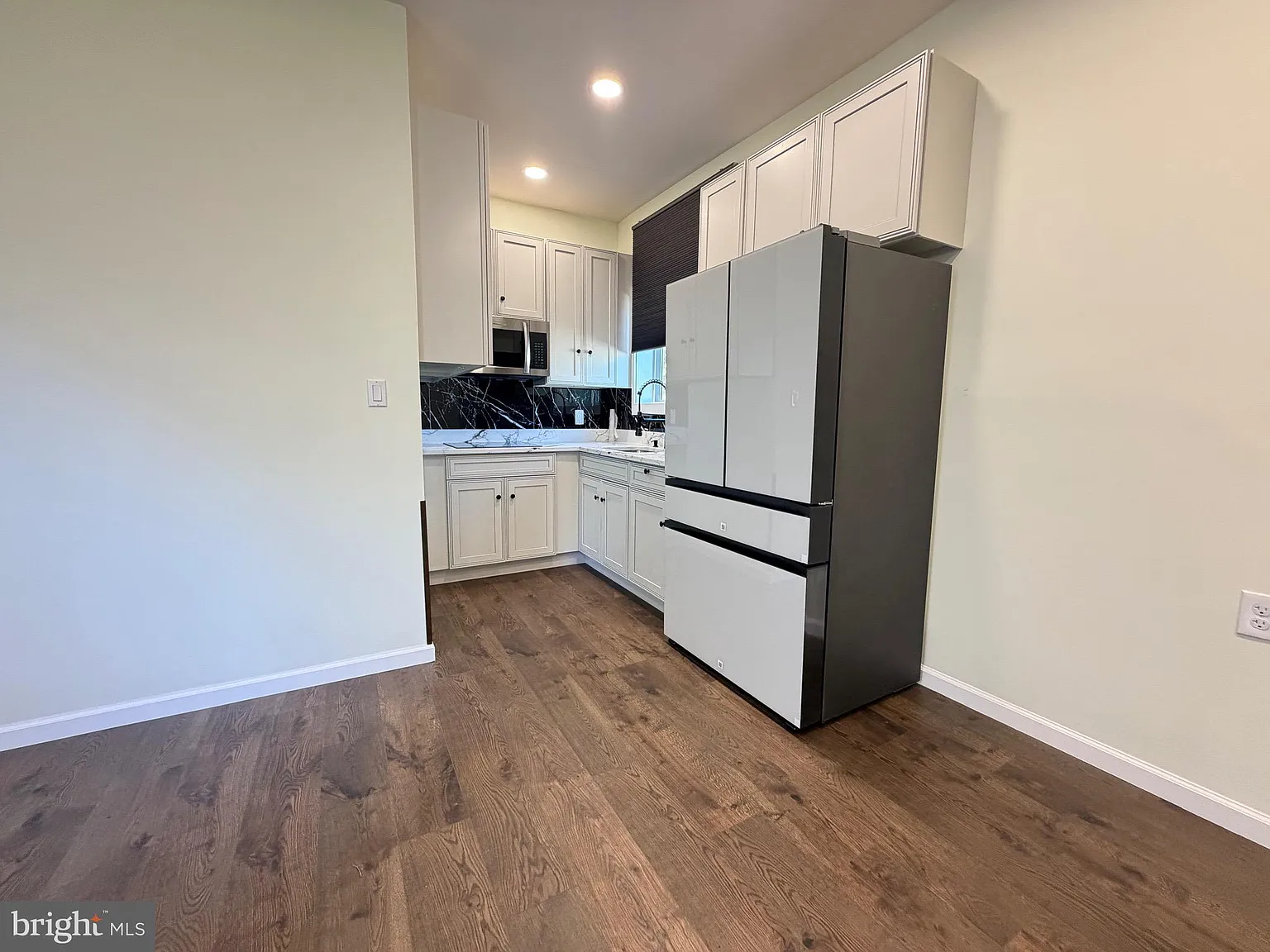 Studio, 450 sqft, $1,300 — Photo 2