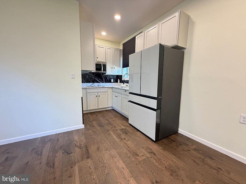 2nd image of 6708 Longridge Dr