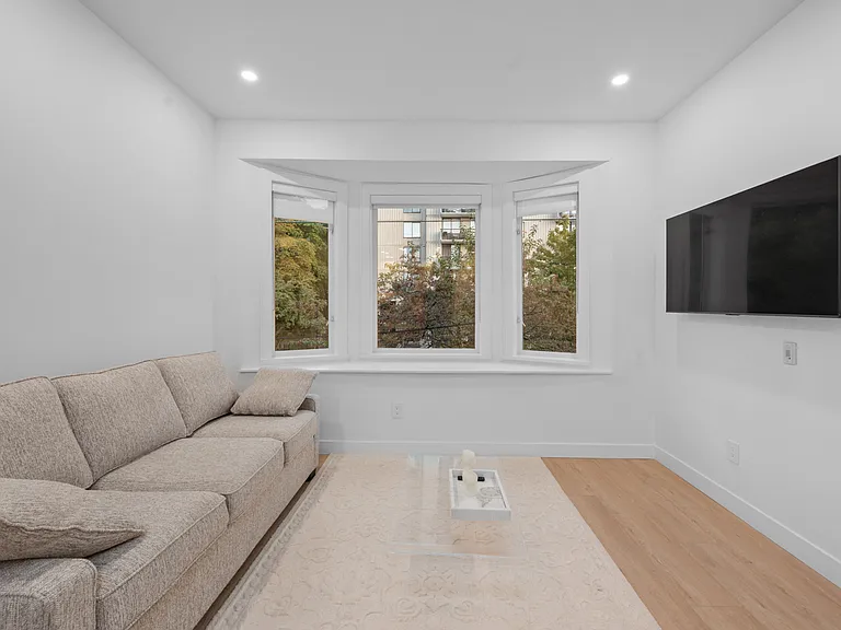 957 Nicola St #203 — Photo 22