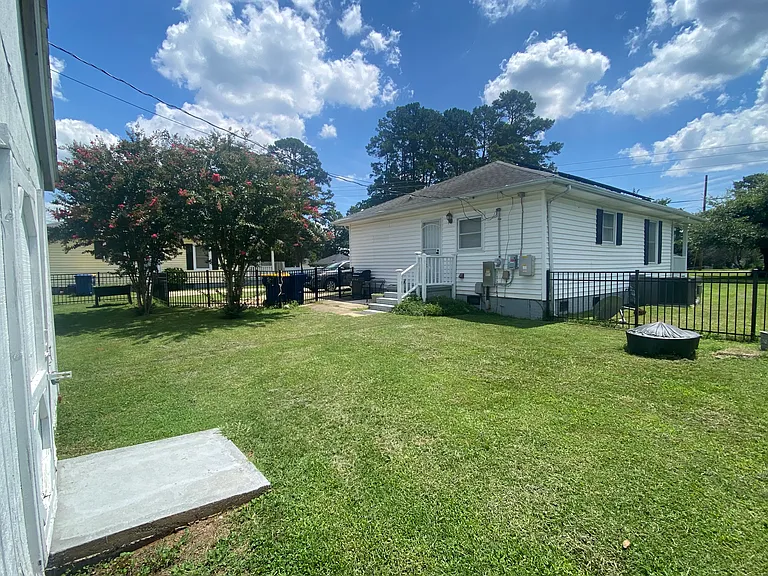 1616 Perfection Ave — Photo 12