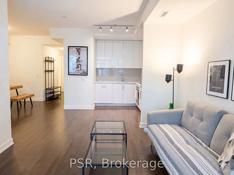 330 Richmond St W #820 — Photo 4