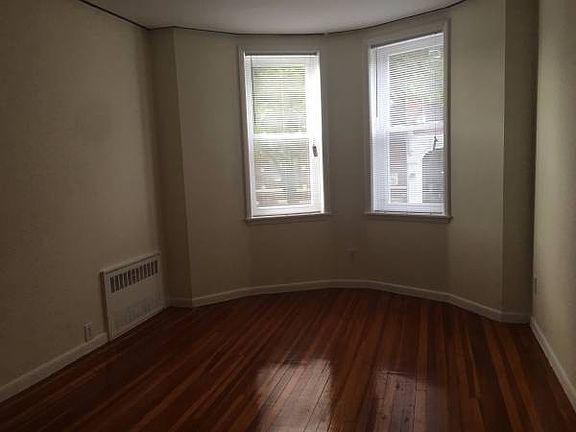 5th image of 2565 38th St