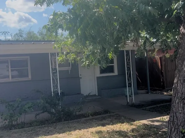 213 Drinkard St, Eden, TX 76837