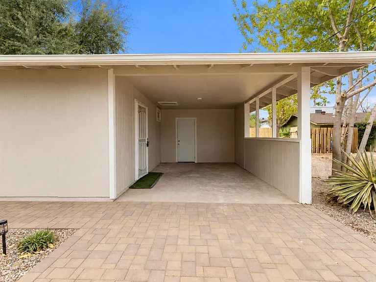 2044 S Forest Ave — Photo 21