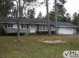 354 Lakewood Ln, Marquette, MI 49855
