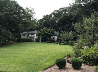 760 Riven Wood Rd, Franklin Lakes, NJ 07417