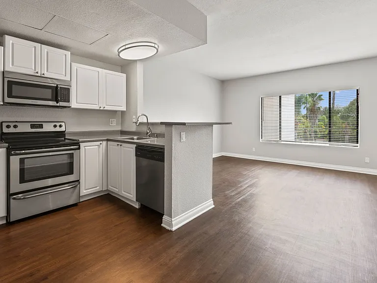 Park Place Apartments — Photo 33