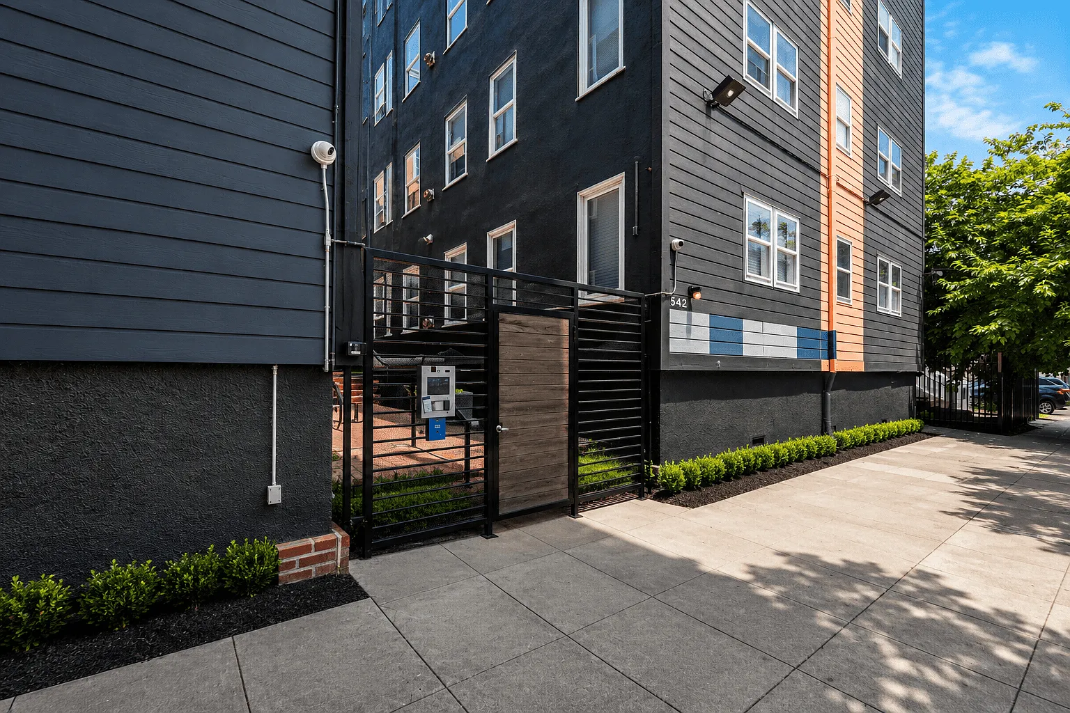 Sycamore Haus — Photo 4