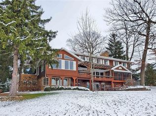 78 E Dr NE, Hartville, OH 44632