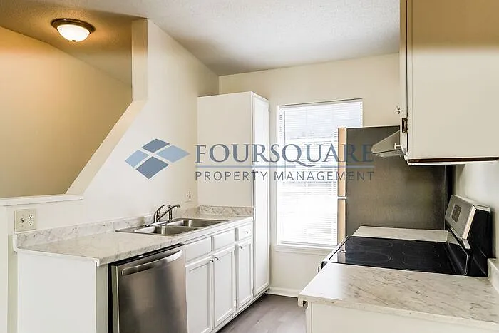2604 Stewart Dr #B — Photo 10