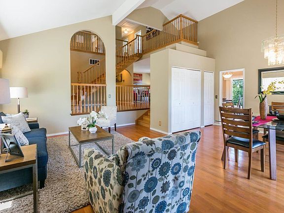 3rd image of 1407 Montego Dr