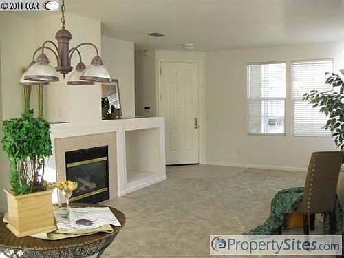 3rd image of 33 Matisse Ct