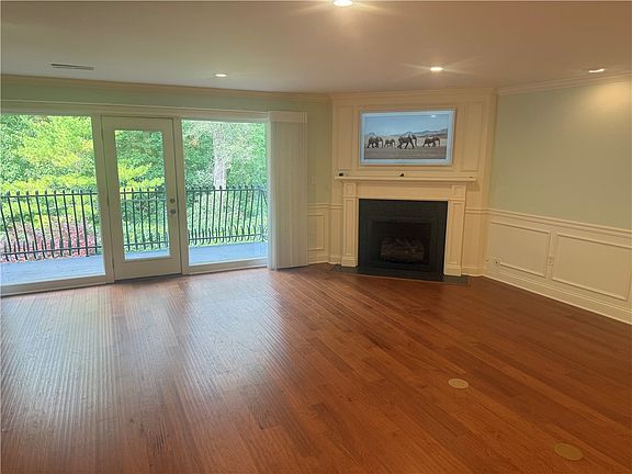 2nd image of 333 Oakwood Ave Suite 2-E