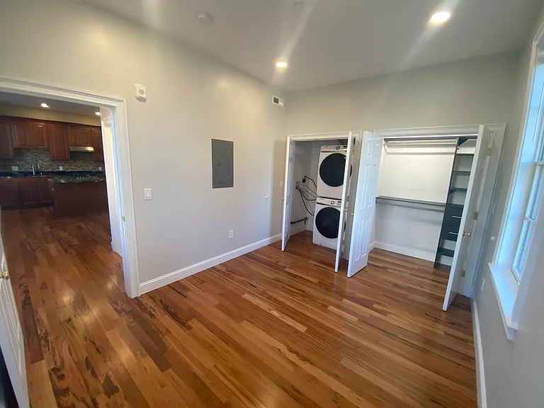 136 Inman St #6 — Photo 5