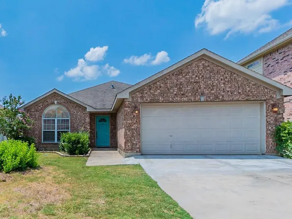 8741 Lariat Cir, Fort Worth, TX 76244