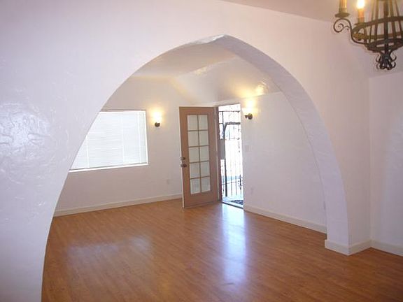5th image of 2689 Broadway