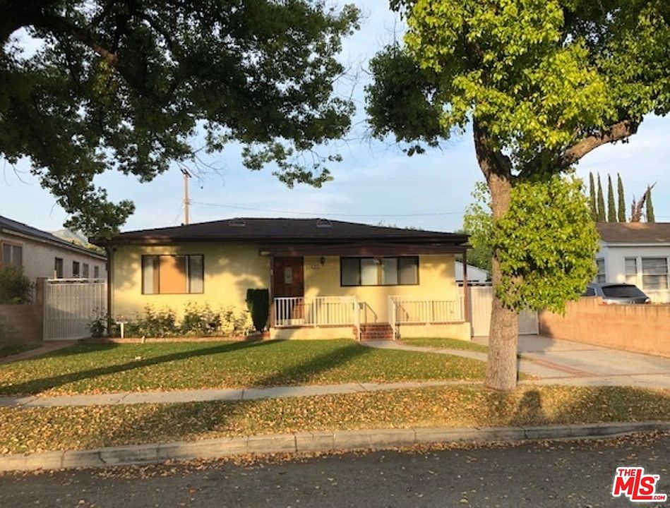 1st image of 1026 N Lincoln St