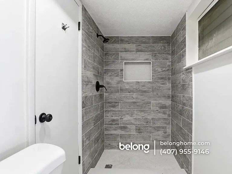 524 Westminster Ave — Photo 6