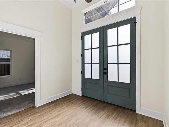 4th image of 114 Castlewood Rd