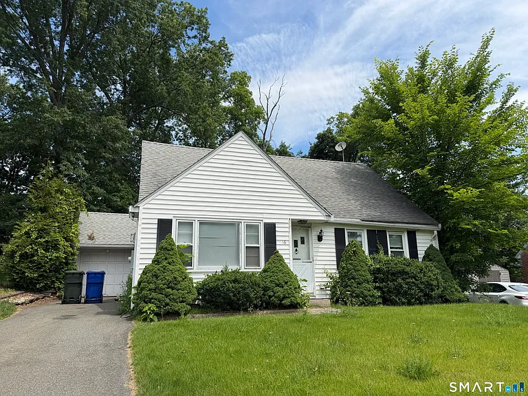 16 Harding Ave — Photo 1