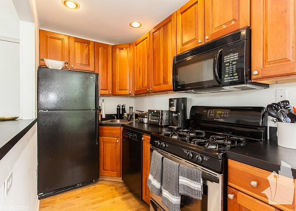 1st image of 2544 N Burling St #418