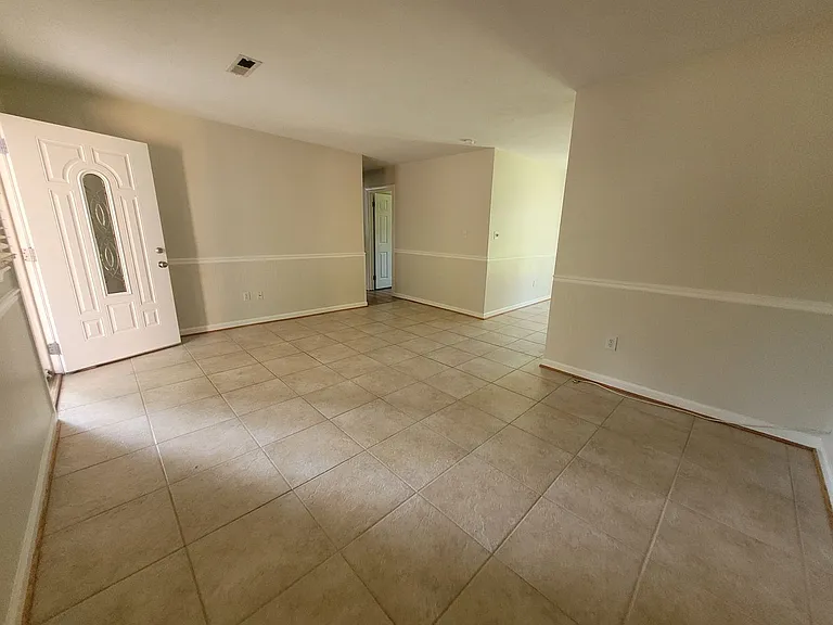 2237 Maple St — Photo 2