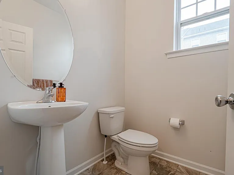 413 N Orchard St — Photo 9