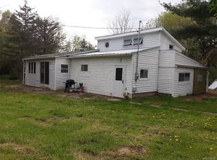 6450 Knowlesville Rd, Oakfield, NY 14125