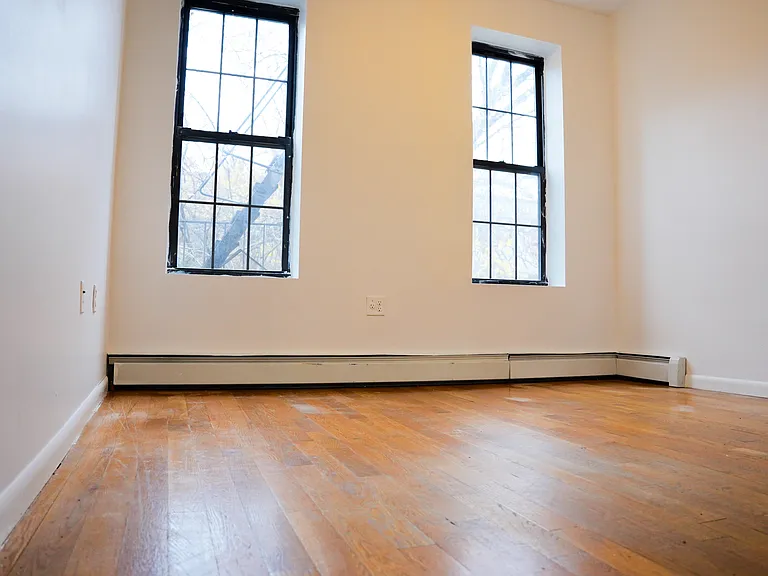 1035 Jefferson Ave #2 — Photo 5