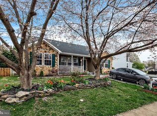 812 Aztec Dr, Frederick, MD 21701