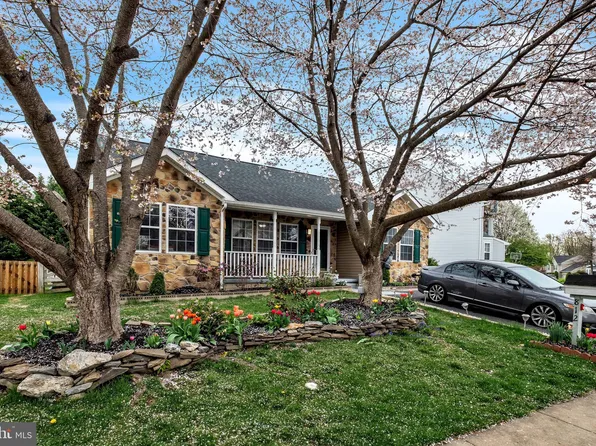 812 Aztec Dr, Frederick, MD 21701