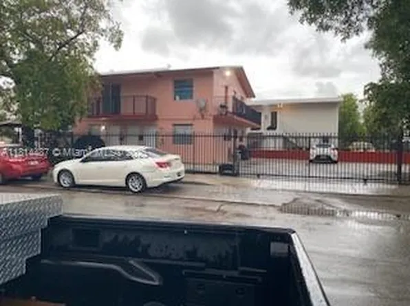 677 SW 2nd St, Miami, FL 33130