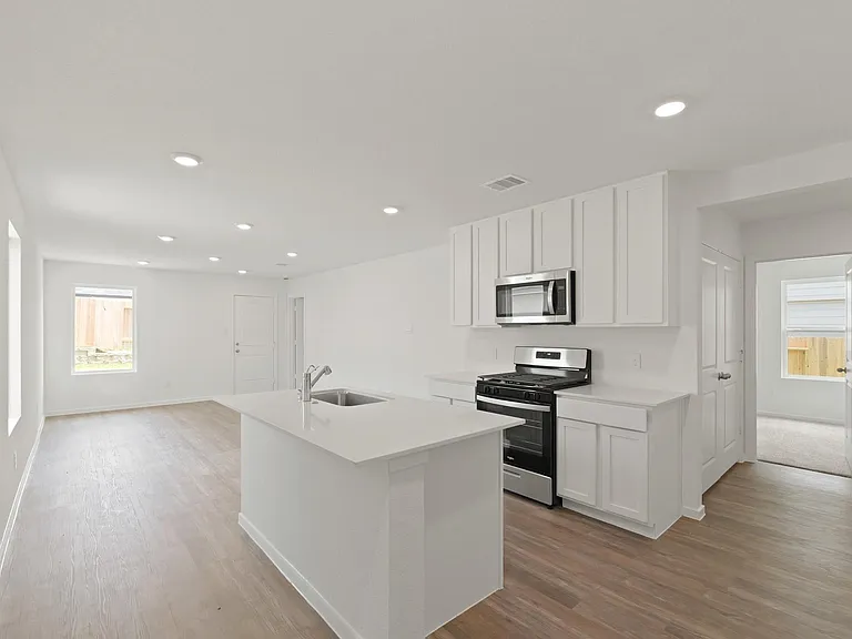 925 Sutherland Falls St — Photo 8