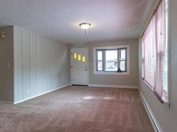 5th image of 654 Porter St