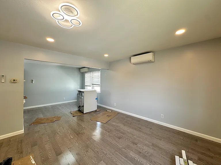 109 Manila Ave #2 — Photo 11