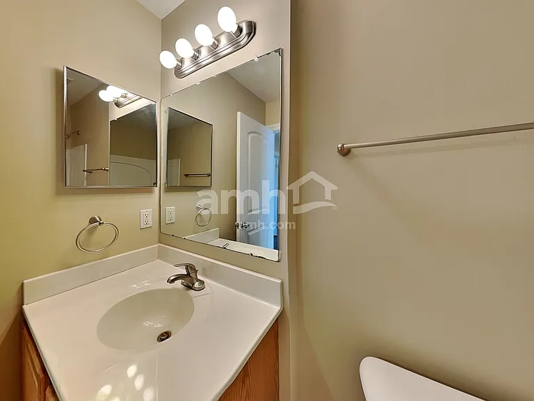 516 Longview St — Photo 15